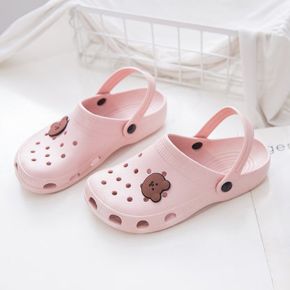 2022 new hole shoes female summer fashion girl cute outerwear beach sandals Baotou shoes non-slip slippers female 