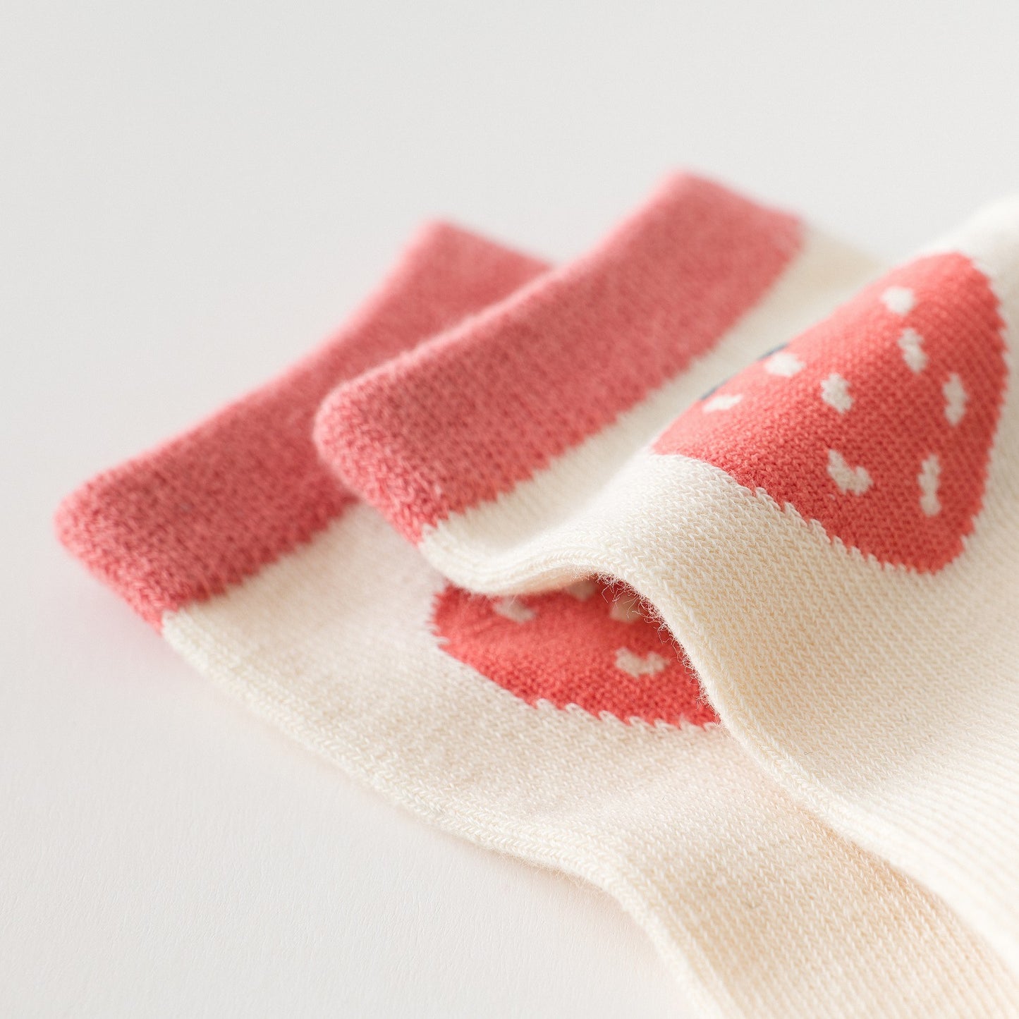 Children's socks spring, autumn and winter baby socks cotton type A lace strawberry cartoon baby girl socks middle tube manufacturer wholesale 