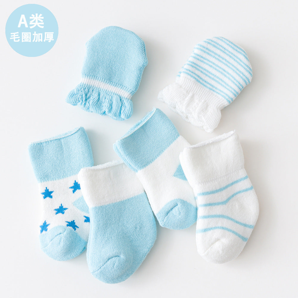 Newborn autumn and winter terry gloves and socks combination loose mouth anti-falling lace for male and female babies cotton anti-scratch and warm 