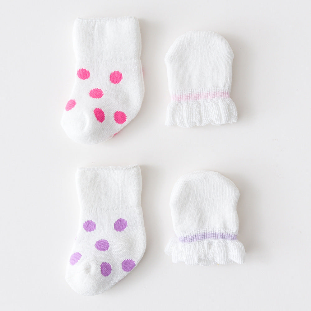 Newborn autumn and winter terry gloves and socks combination loose mouth anti-falling lace for male and female babies cotton anti-scratch and warm 