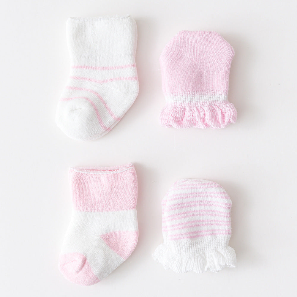 Newborn autumn and winter terry gloves and socks combination loose mouth anti-falling lace for male and female babies cotton anti-scratch and warm 