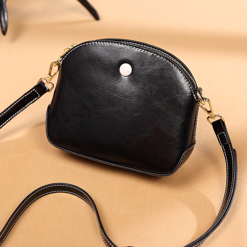 2022 Early Spring Shoulder Bag Women's Bag Oil Wax Leather Small Bag Oil Leather Shell Bag Women's Messenger Bag Women's Bag Guangzhou Wholesale 