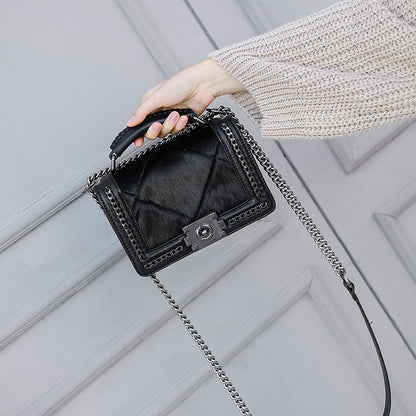 Factory direct sales crossbody bag 2020 autumn and winter new women's bag fashion chain bag horsehair shoulder handbag trendy 