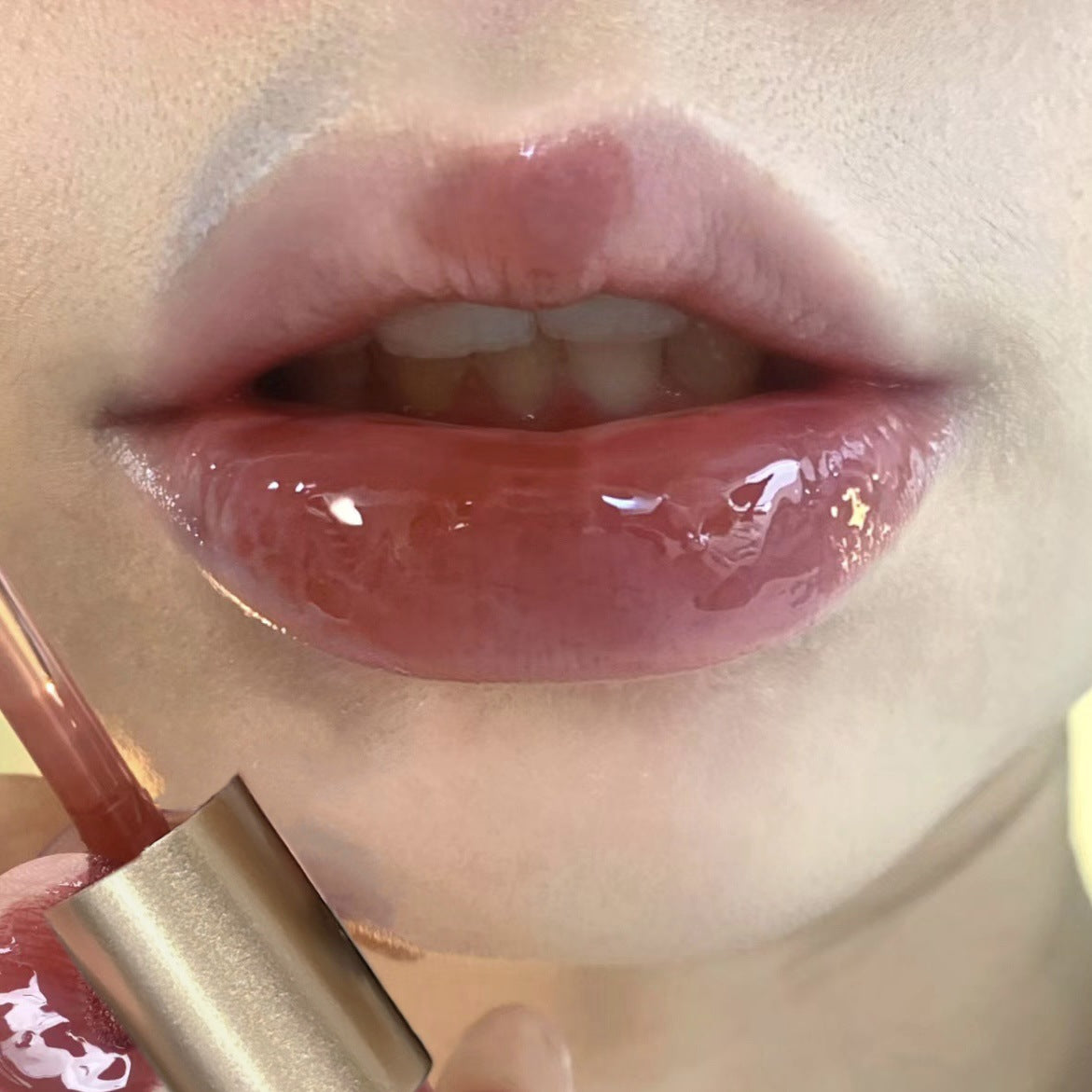 BENTAYGA Little Emotional Water Glossy Lip Glaze Mirror Moisturizing Lipstick Whitening Natural Nude Makeup အမျိုးသမီးများ နယ်စပ်ဖြတ်ကျော် လက်ကား 