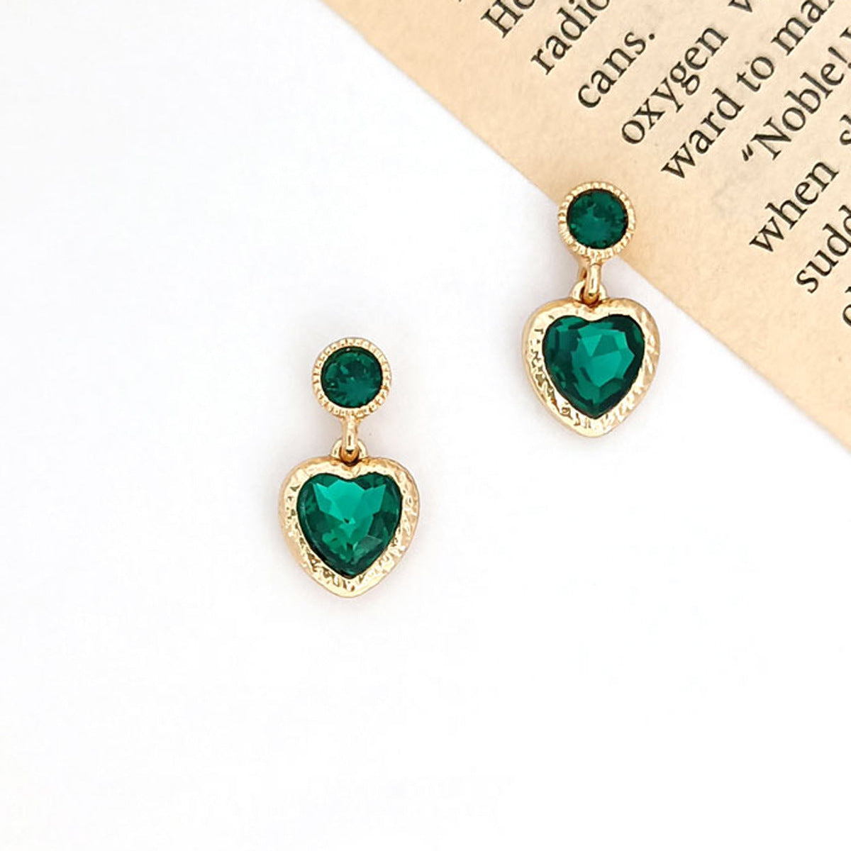 Qingdao jewelry medieval vintage French retro earrings court style light luxury emerald love glass earrings 