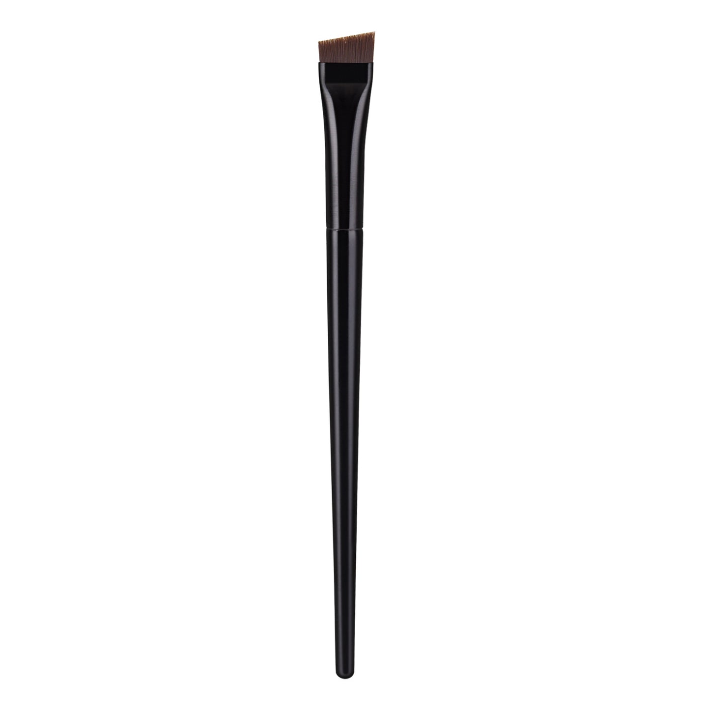 Wang Feifei recommends the ultra-thin silkworm eyeliner brush with a blade and an angled brush, a flat-head eyebrow brush and a flat-head brush. 