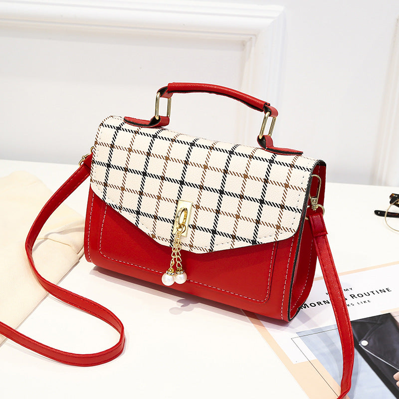 2022 Spring and Summer New Korean Style Women's Bag One-shoulder Crossbody Portable Versatile Fashion Trend Small Square Bag for Female Students Simple 