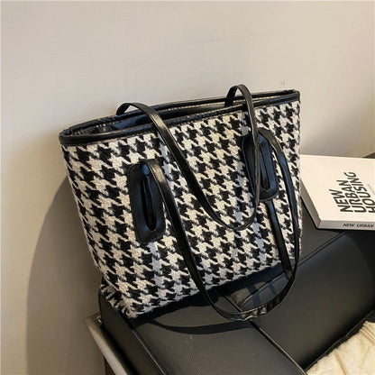 Autumn and winter large-capacity bag women's bag 2021 new fashion houndstooth portable tote bag casual woolen shoulder bag 