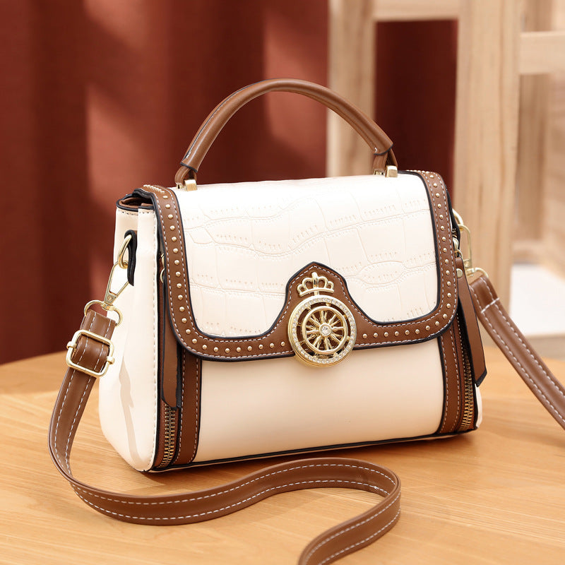 2022 new autumn and winter women's handbags, high-end, fashionable and versatile single shoulder crossbody bag, retro textured small square bag 