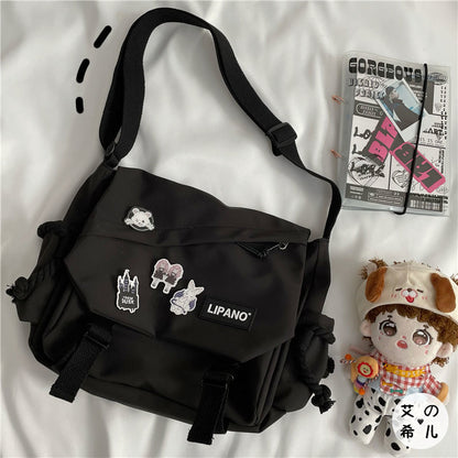 Korean ins style large capacity shoulder bag men's Japanese Harajuku retro tooling postman bag girl student Messenger bag 