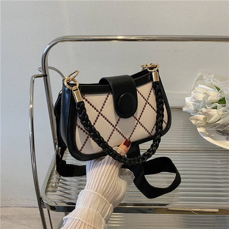 Korean version of net red bag women's summer 2022 new trend fashion casual ins texture Messenger bag one shoulder underarm bag 