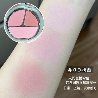 CACE Mountain Velvet Blush Palette သည် နူးညံ့သိမ်မွေ့ပြီး သဘာဝအတိုင်း ဖြူစင်စေသော နှုတ်ခမ်းနီမိတ်ကပ်၊ စွယ်စုံရ အင်တာနက် နာမည်ကြီး မိတ်ကပ်လက်ကား၊ 