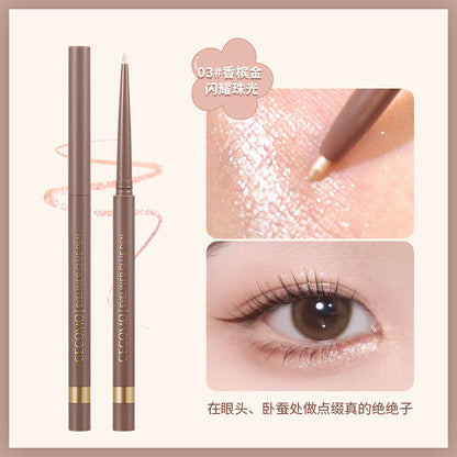 Gemeng Mingmu ပါးလွှာသော eyeliner gel pen သည် ချောမွေ့သောအရောင်ဖန်တီးမှု၊ ပုလဲတောက်တောက်တောက်တောက်၊ ရေစိုခံပြီး ကြာရှည်ခံမိတ်ကပ်၊ နှင့် ညစ်ညမ်းရန်မလွယ်ကူပါ။ Silkworm pen 