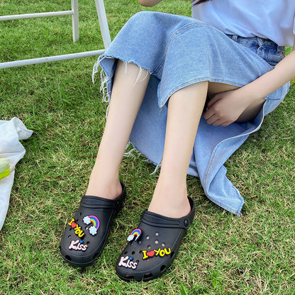 2022 new hole shoes female summer fashion girl cute outerwear beach sandals Baotou shoes non-slip slippers female 