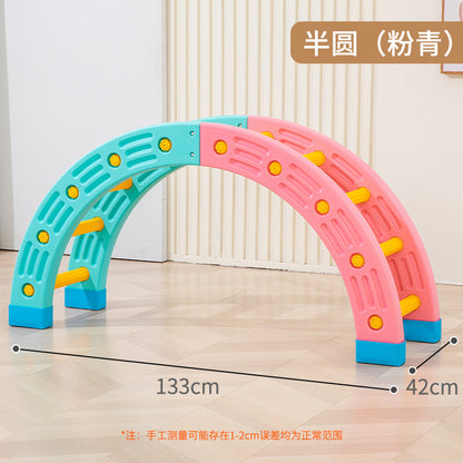 Outdoor sensory integration training equipment kindergarten 1/4 round indoor household children's body intelligence training plastic single-plank bridge 