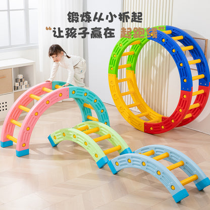 Outdoor sensory integration training equipment kindergarten 1/4 round indoor household children's body intelligence training plastic single-plank bridge 