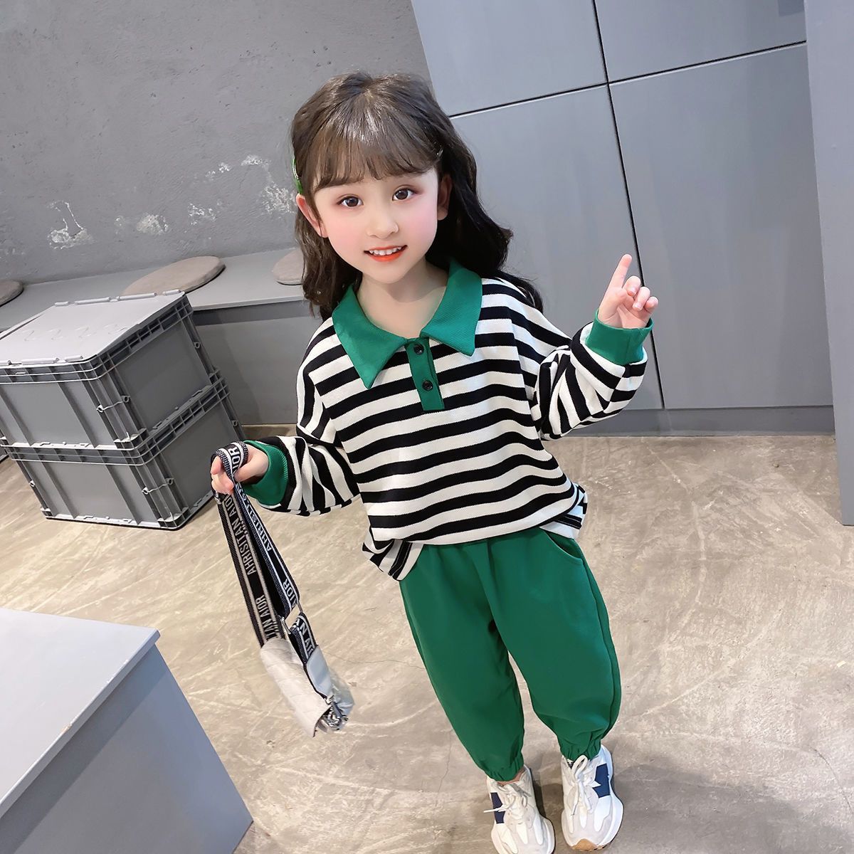 2023 spring and autumn new cotton fashion trend suit girls lapel striped long-sleeved two-piece set for small and medium-sized children 