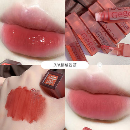 Gege bear Gege bear velvet lip glaze ကတ္တီပါနူးညံ့သော matte matte ကြာရှည်ခံပြီး ဆောင်းဦးနှင့် ဆောင်းရာသီ နှုတ်ခမ်းနီကို အရောင်မှိန်ရန်မလွယ်ကူပါ။ 