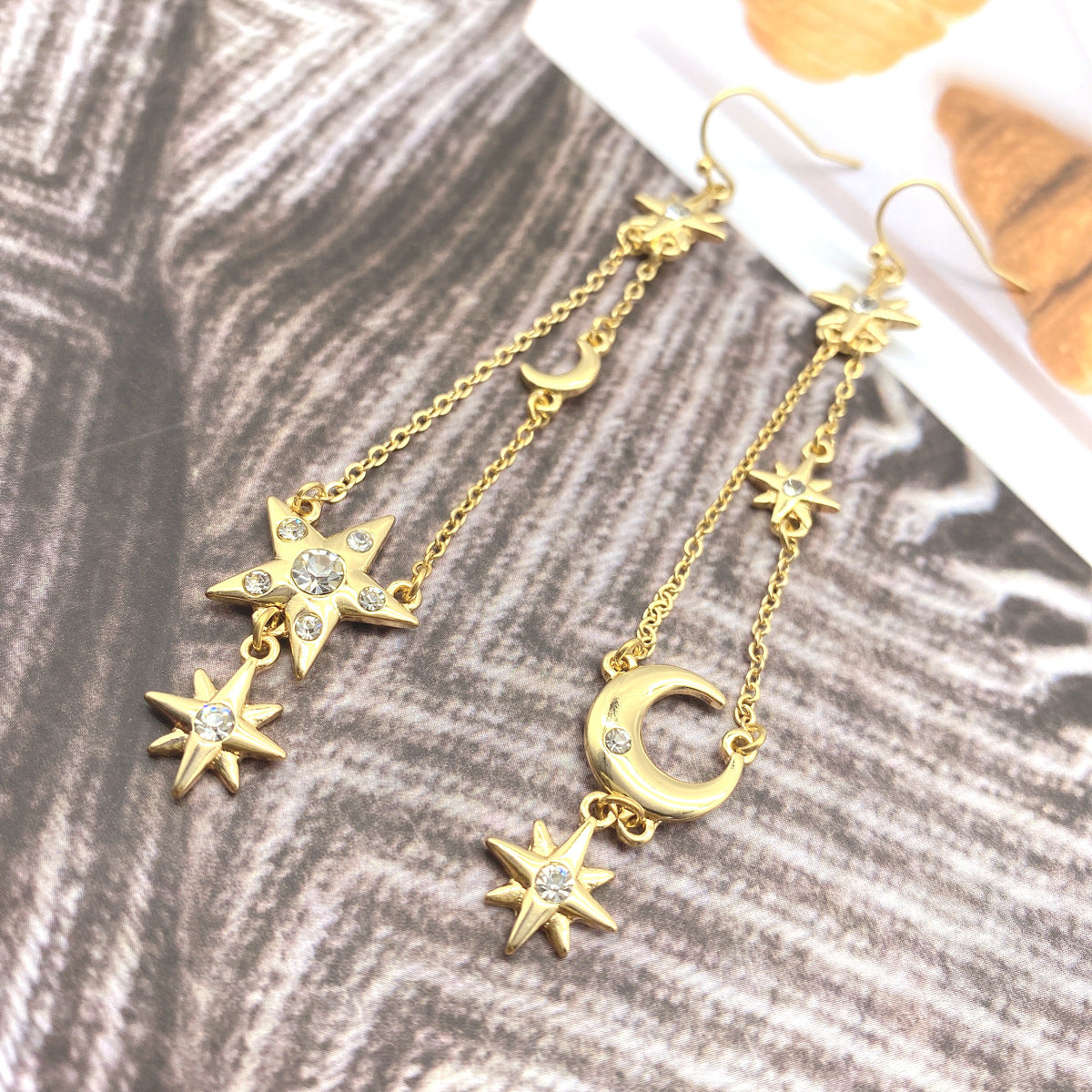 European and American fashion fairy stream earrings flash diamond star chain earrings exquisite long fashion earrings 