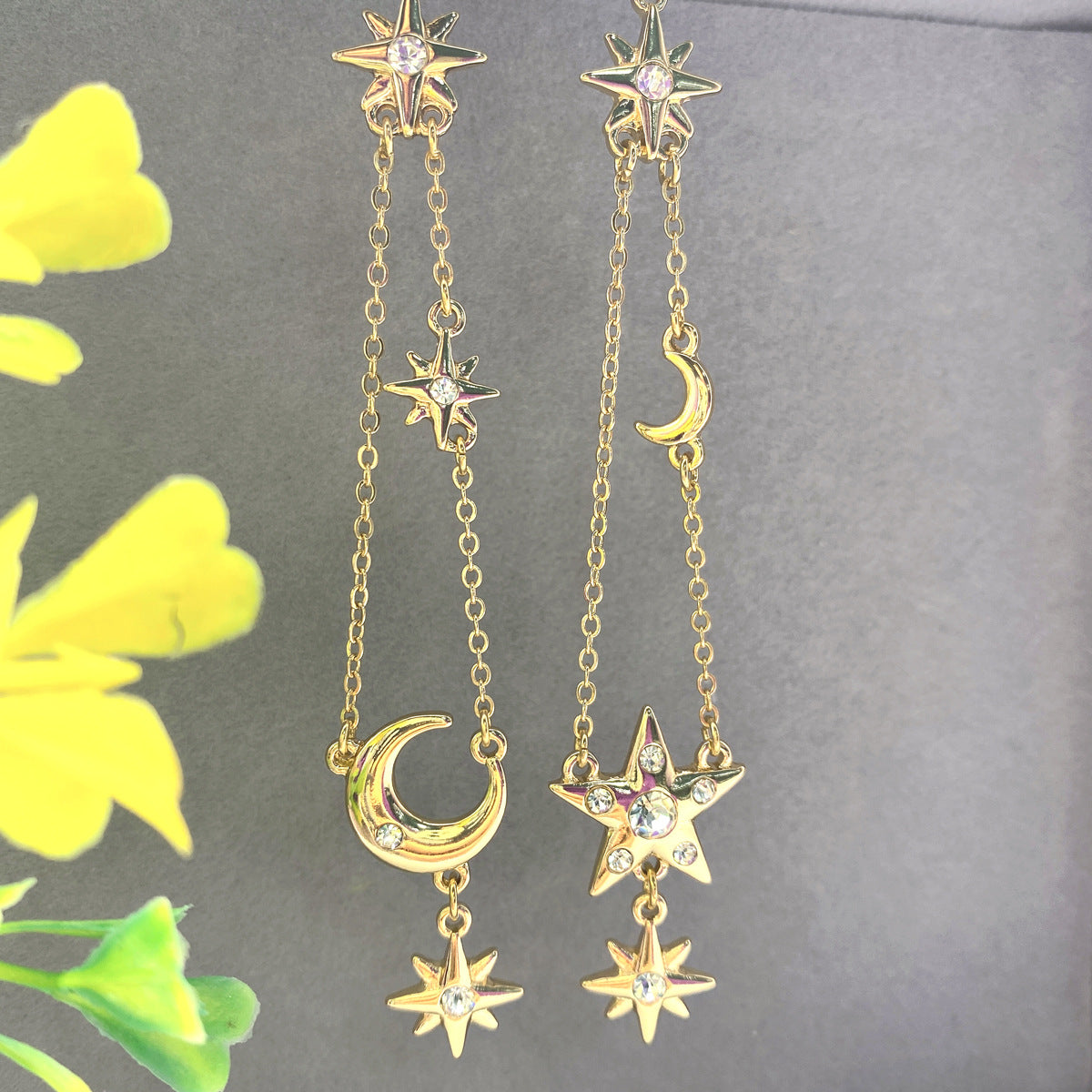 European and American fashion fairy stream earrings flash diamond star chain earrings exquisite long fashion earrings 