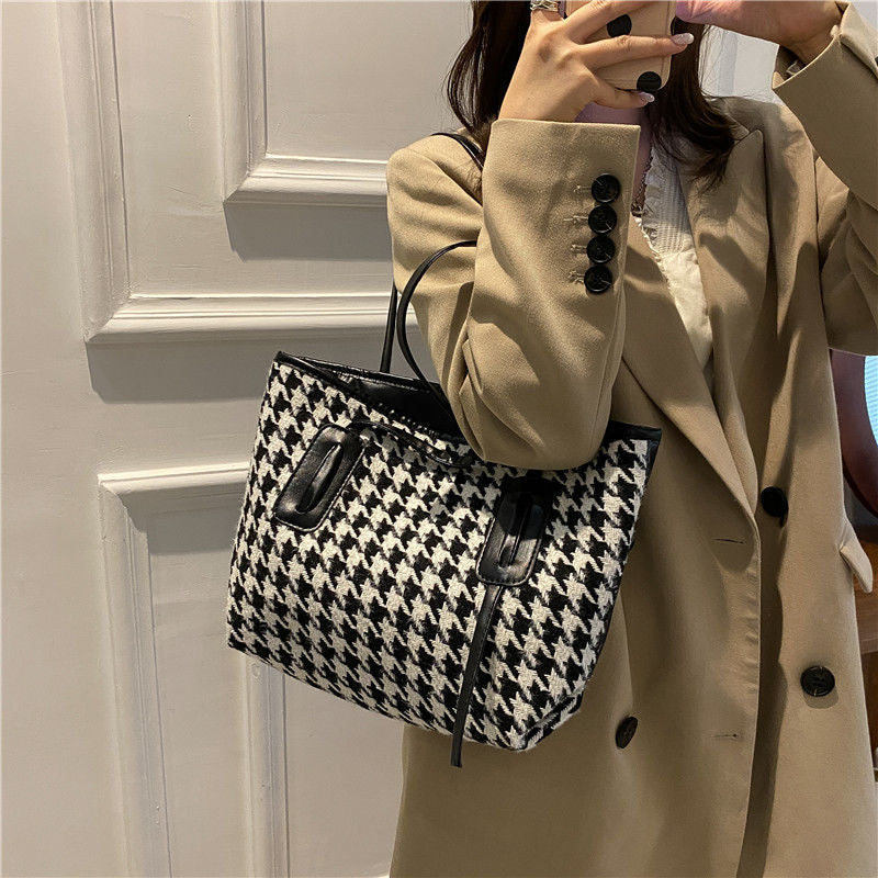 Autumn and winter large-capacity bag women's bag 2021 new fashion houndstooth portable tote bag casual woolen shoulder bag 