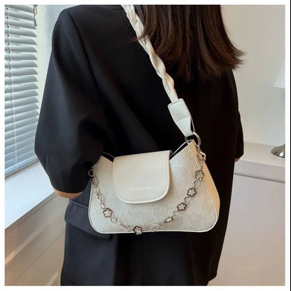 Internet celebrity retro bag lady 2022 new fashion trend casual Messenger summer large-capacity armpit shoulder bag 