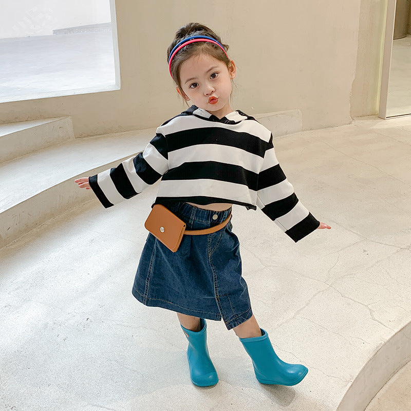 Korean children's clothing 2021 spring and summer new small and medium-sized children's girls Hong Kong style retro denim skirt Western style knee-length skirt 