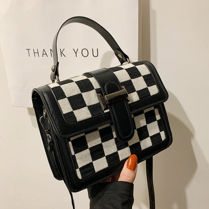 Autumn and winter foreign style small bag houndstooth portable fashion fashion shoulder chain Messenger bag female 2021 new bag 