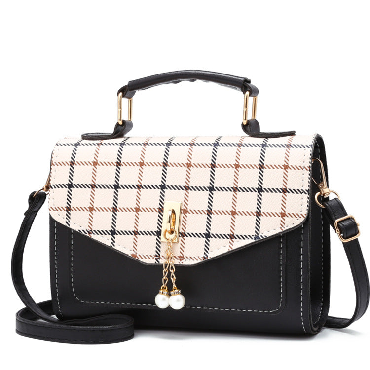 2022 Spring and Summer New Korean Style Women's Bag One-shoulder Crossbody Portable Versatile Fashion Trend Small Square Bag for Female Students Simple 