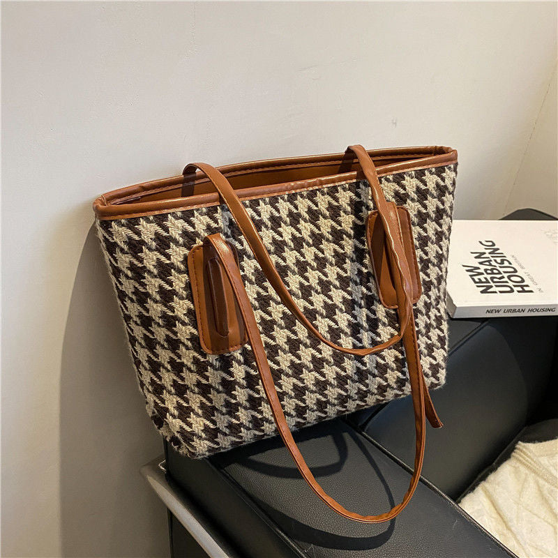 Autumn and winter large-capacity bag women's bag 2021 new fashion houndstooth portable tote bag casual woolen shoulder bag 