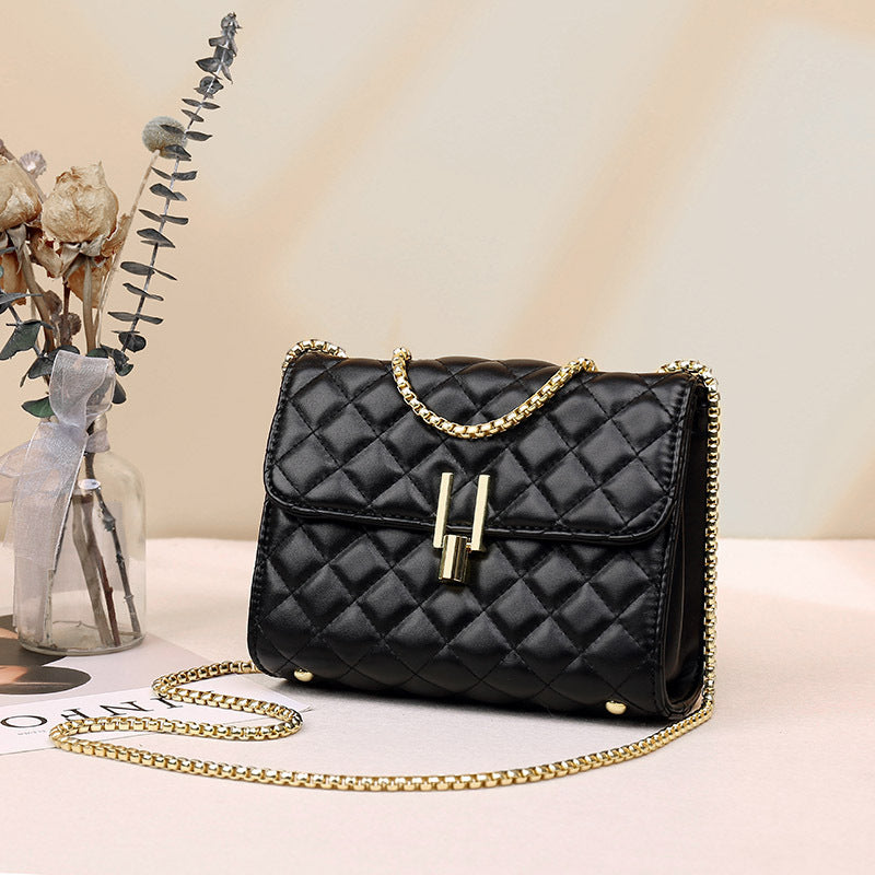 2022 New Trendy Chain Bag Shoulder Crossbody Bag Retro Fashion Small Fragrant Style Diamond Square Bag Guangzhou Wholesale 