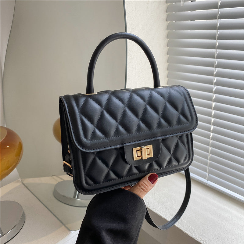 High-end bag women 2022 new ins fashion all-match trendy rhombus Messenger bag ins niche portable small square bag 