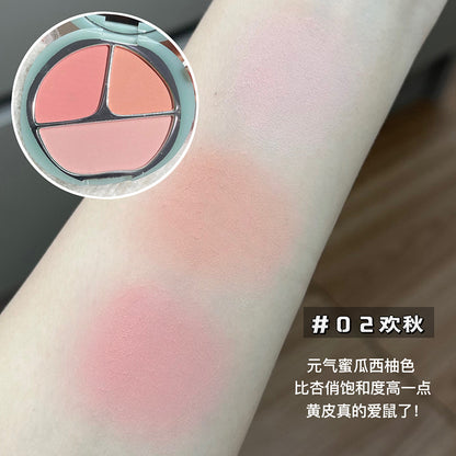 CACE Mountain Velvet Blush Palette သည် နူးညံ့သိမ်မွေ့ပြီး သဘာဝအတိုင်း ဖြူစင်စေသော နှုတ်ခမ်းနီမိတ်ကပ်၊ စွယ်စုံရ အင်တာနက် နာမည်ကြီး မိတ်ကပ်လက်ကား၊ 