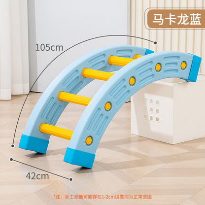 Outdoor sensory integration training equipment kindergarten 1/4 round indoor household children's body intelligence training plastic single-plank bridge 