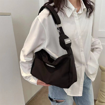 2023 new crossbody bag student class bag female ins style Japanese style large capacity solid color mother-in-law bag shoulder bag 