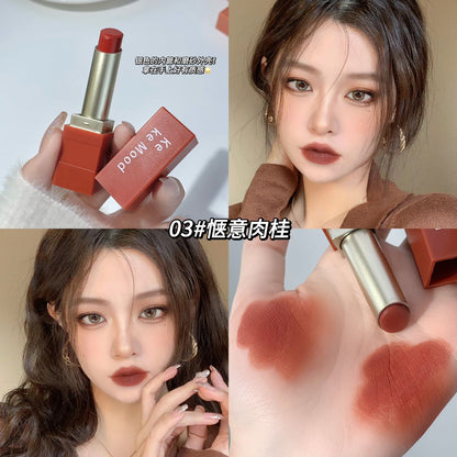 kekemood matte matte lipstick ဆောင်းဦးနဲ့ဆောင်းရာသီ နှုတ်ခမ်းနီ ကတ္တီပါအဖြူရောင် ပေါ့ပါးတဲ့မိတ်ကပ် ကြာရှည်ခံပြီး ပျက်ဖို့မလွယ်တဲ့ မိန်းကလေးတွေ 