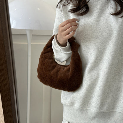 2023 autumn and winter new niche design foreign style plush velvet bag women's bag fashion handheld furry bag small hand bag 