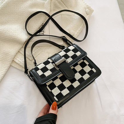 Autumn and winter foreign style small bag houndstooth portable fashion fashion shoulder chain Messenger bag female 2021 new bag 