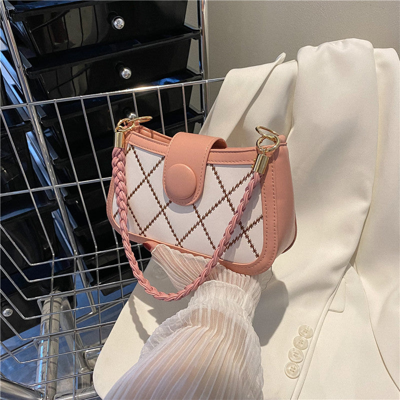 Korean version of net red bag women's summer 2022 new trend fashion casual ins texture Messenger bag one shoulder underarm bag 