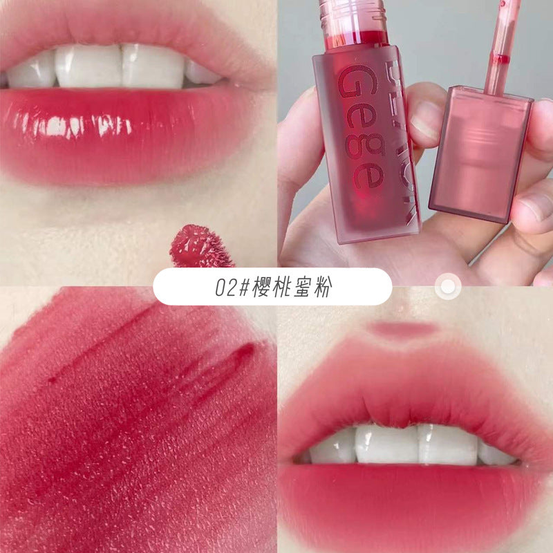 Gege bear Gege bear velvet lip glaze ကတ္တီပါနူးညံ့သော matte matte ကြာရှည်ခံပြီး ဆောင်းဦးနှင့် ဆောင်းရာသီ နှုတ်ခမ်းနီကို အရောင်မှိန်ရန်မလွယ်ကူပါ။ 