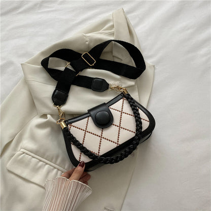 Korean version of net red bag women's summer 2022 new trend fashion casual ins texture Messenger bag one shoulder underarm bag 