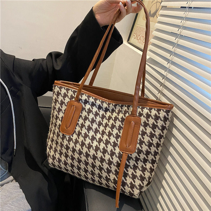 Autumn and winter large-capacity bag women's bag 2021 new fashion houndstooth portable tote bag casual woolen shoulder bag 