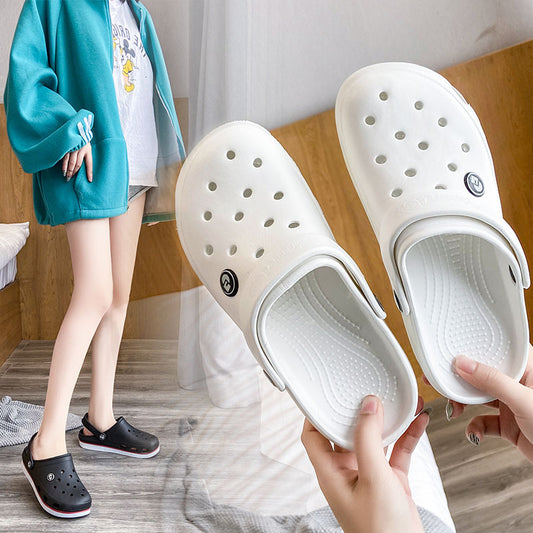 Monik's new hole shoes women's summer outerwear Korean students cute beach shoes sandals and slippers men's non-slip wholesale 