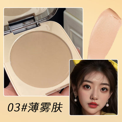 Jingnishi velvet large powder cake is natural, clear, dry and refreshing to touch up and set makeup without drying. It lasts long and repairs the appearance with large capacity powder cake 