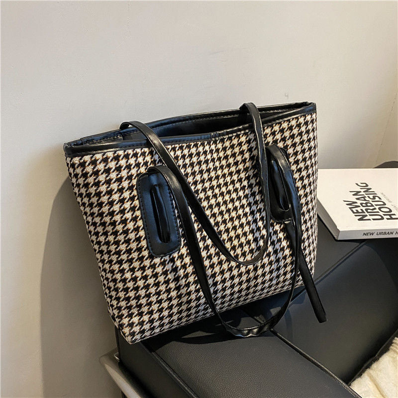 Autumn and winter large-capacity bag women's bag 2021 new fashion houndstooth portable tote bag casual woolen shoulder bag 