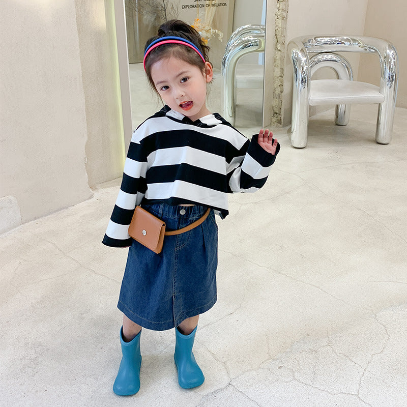 Korean children's clothing 2021 spring and summer new small and medium-sized children's girls Hong Kong style retro denim skirt Western style knee-length skirt 