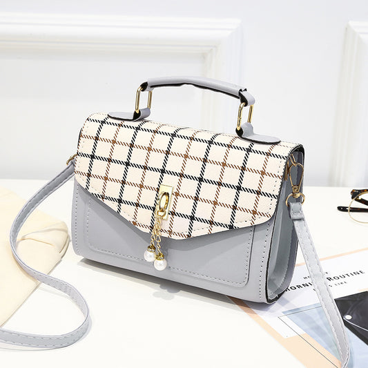 2022 Spring and Summer New Korean Style Women's Bag One-shoulder Crossbody Portable Versatile Fashion Trend Small Square Bag for Female Students Simple 