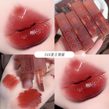 Gege bear Gege bear velvet lip glaze ကတ္တီပါနူးညံ့သော matte matte ကြာရှည်ခံပြီး ဆောင်းဦးနှင့် ဆောင်းရာသီ နှုတ်ခမ်းနီကို အရောင်မှိန်ရန်မလွယ်ကူပါ။ 