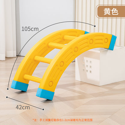 Outdoor sensory integration training equipment kindergarten 1/4 round indoor household children's body intelligence training plastic single-plank bridge 