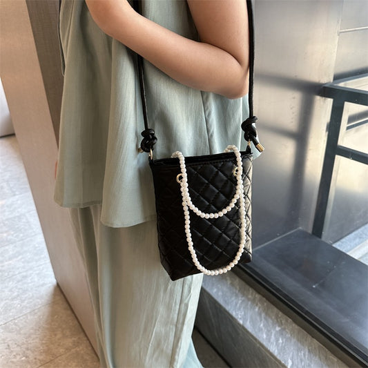 အမျိုးသမီး crossbody အိတ် 2023 အသစ် retro ဖက်ရှင်ဘက်စုံသုံးလက်ကိုင်အိတ် ကြီးမားသောစွမ်းရည် သွားလာရေးပုံးအိတ် 